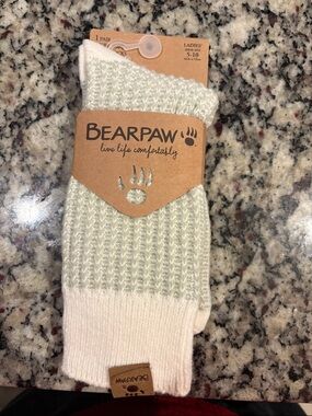FREE in bundle NWT BearPaw Women's Cream and Light Ribbed Crew Socks